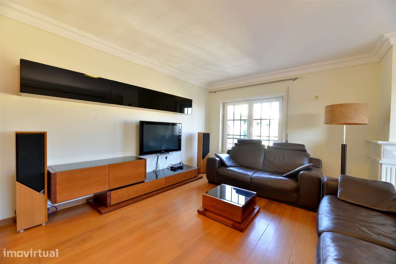 Apartamento T3 para arrendar em Cascais com elevador, vista mar e 2 lu - Grande imagem: 5/45