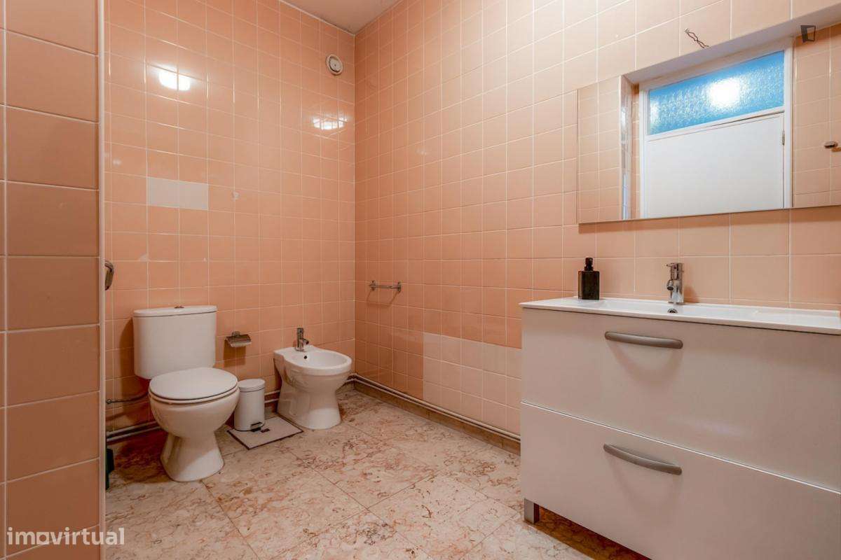 Quarto - localizado em Ramalde Porto - Grande imagem: 5/11