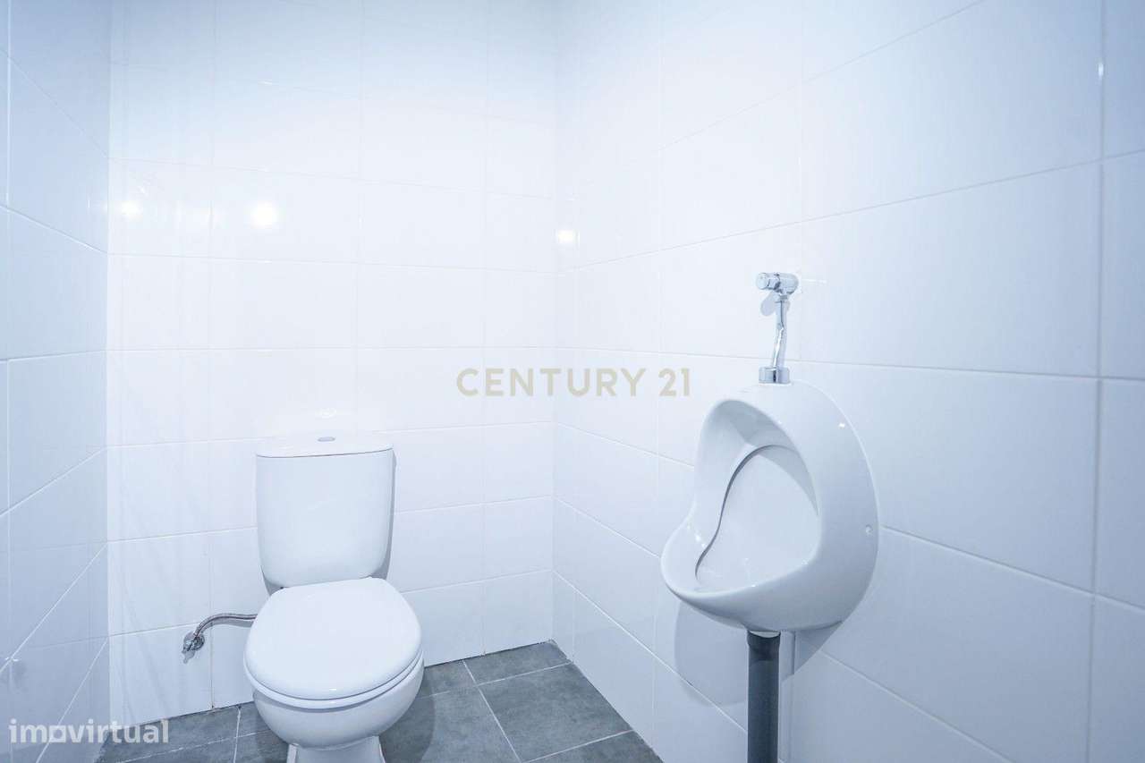 Loja para arrendamento no centro da Lousã! - Grande imagem: 4/13