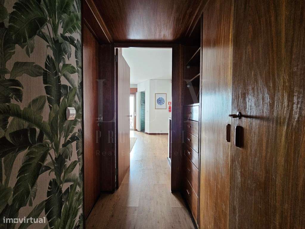 APARTAMENTO T1 EM CARCAVELOS COM VISTA MAR 1ª LINHA A 200m DA PRAIA-26