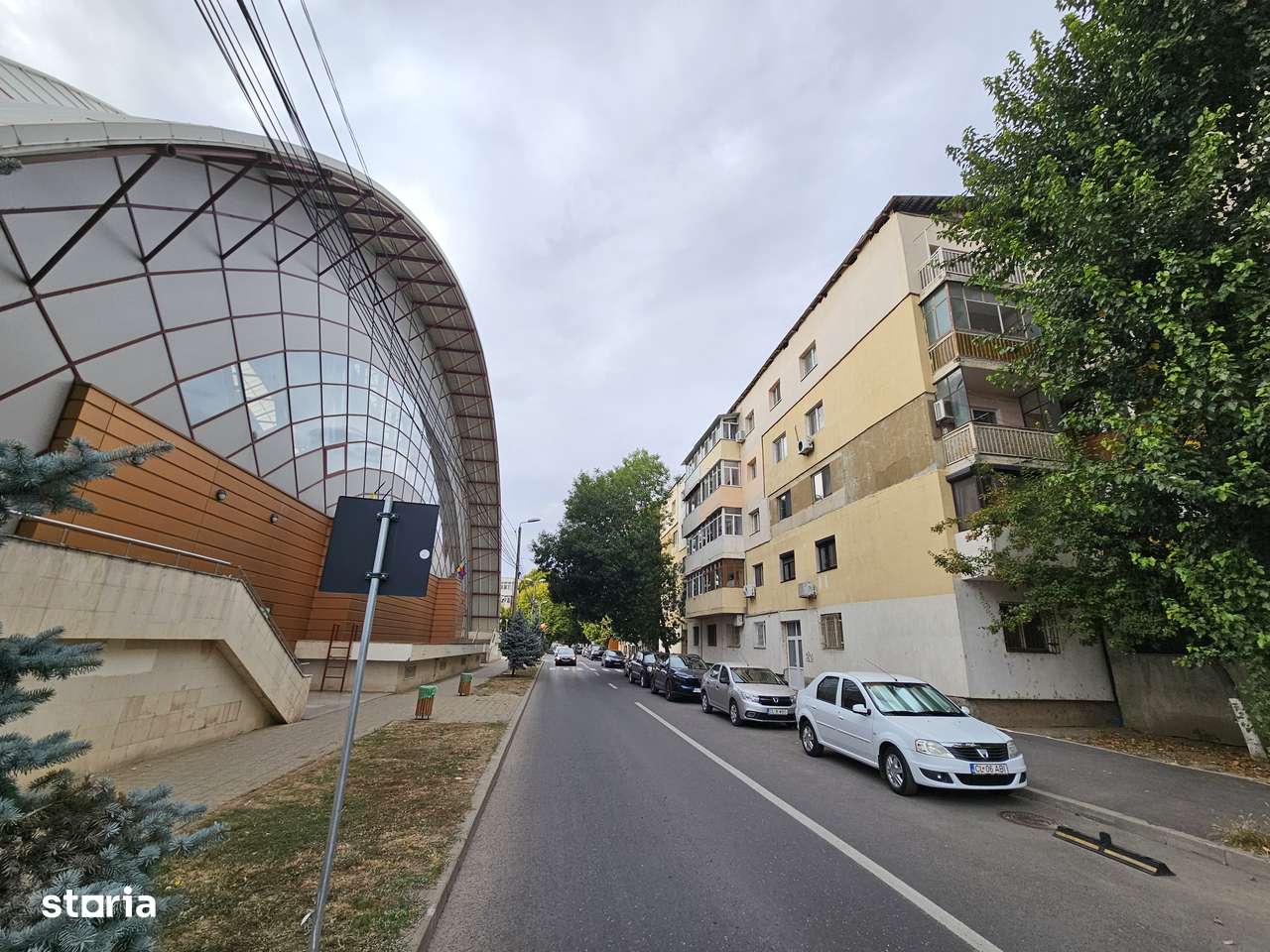 Vand ap cu 4 camere zona Sala Polivalenta-0