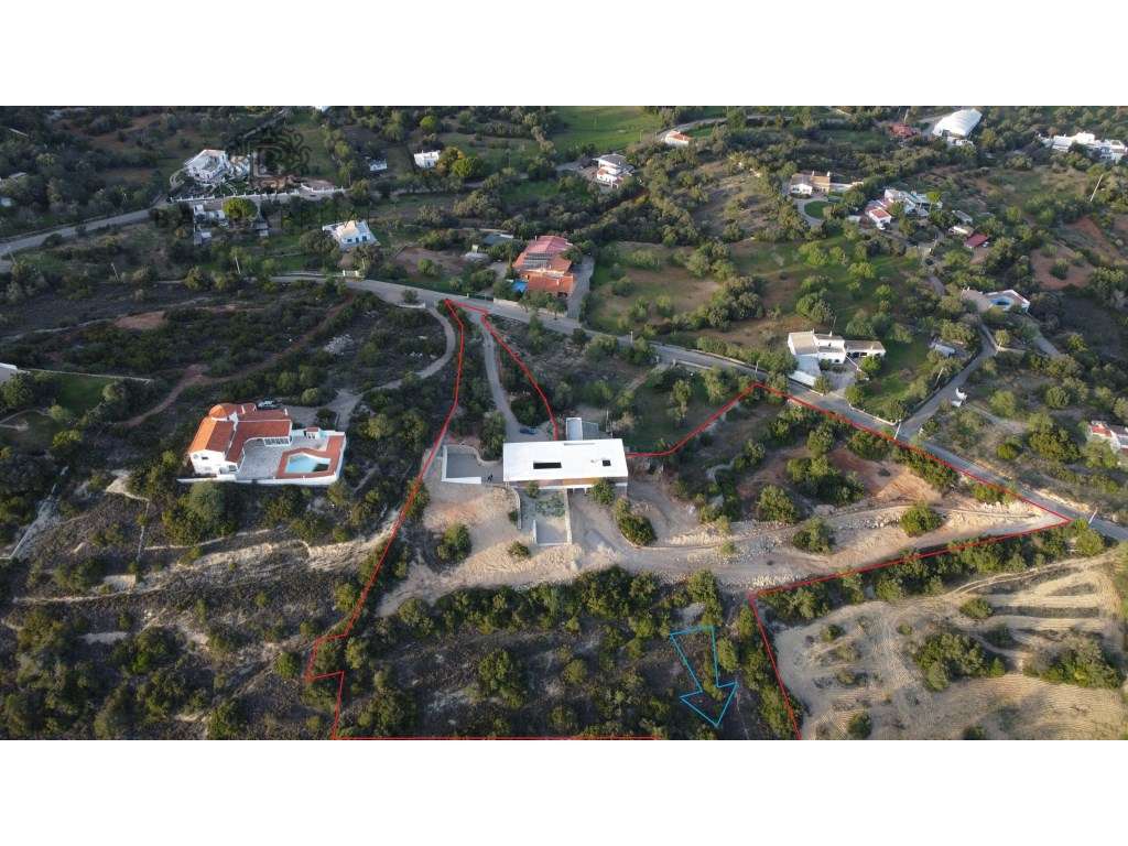 Moradia T4 de arquitetura contemporânea com vista deslumbrante - Grande imagem: 3/49