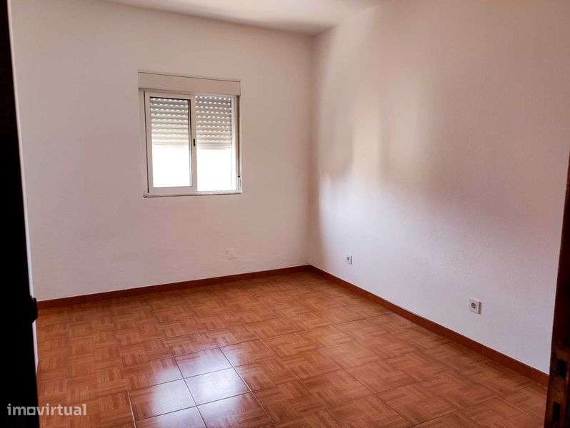 Moradia T3 com Quintal | Oliveira do Douro – Gaia - Grande imagem: 5/12