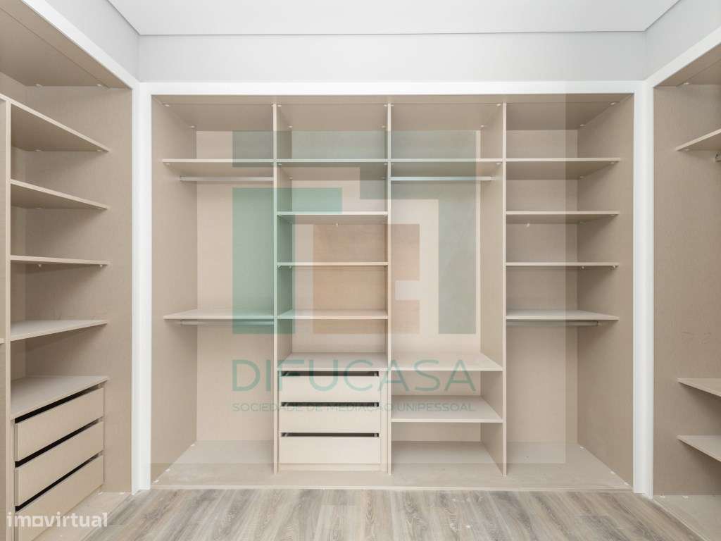 Moradia Isolada T4 Duplex com Piscina e Garagem-29