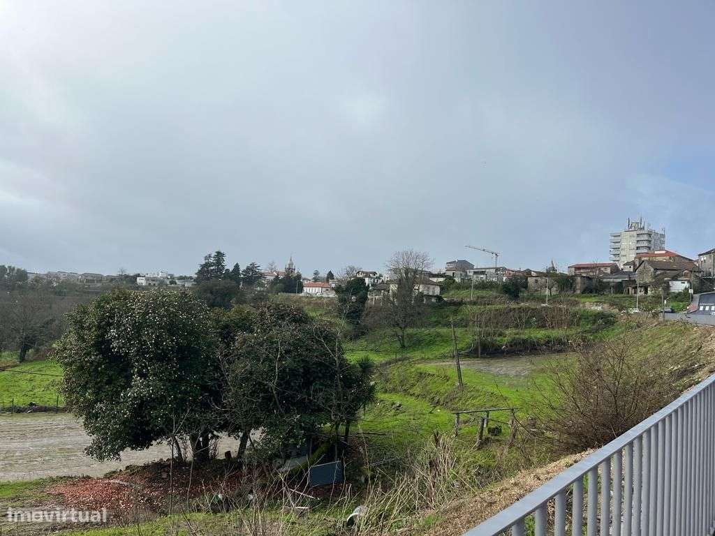 Terreno Construção - Zona central de Penafiel - Grande imagem: 2/15