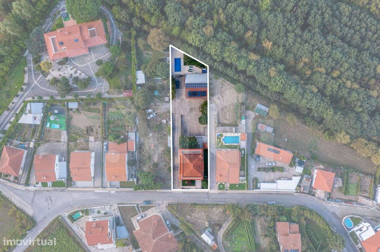Moradia T3, com Varanda, jardins e Piscina em Felgueiras-6