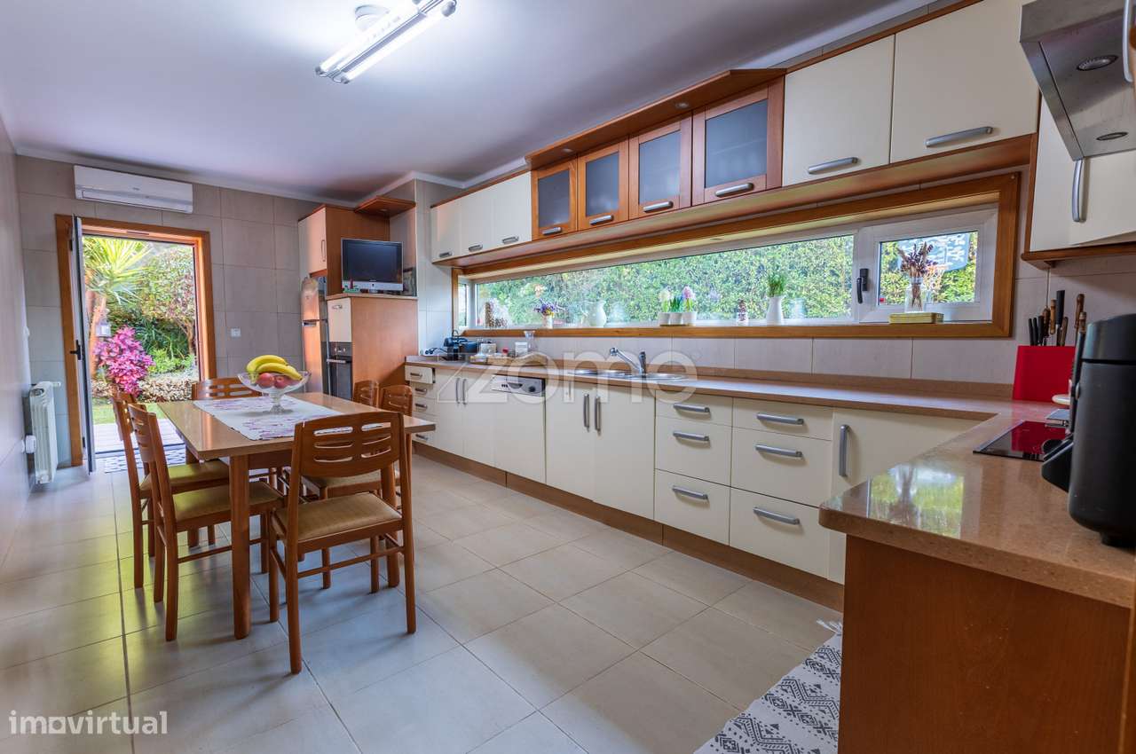 Moradia Geminada T3 em Aldão-17