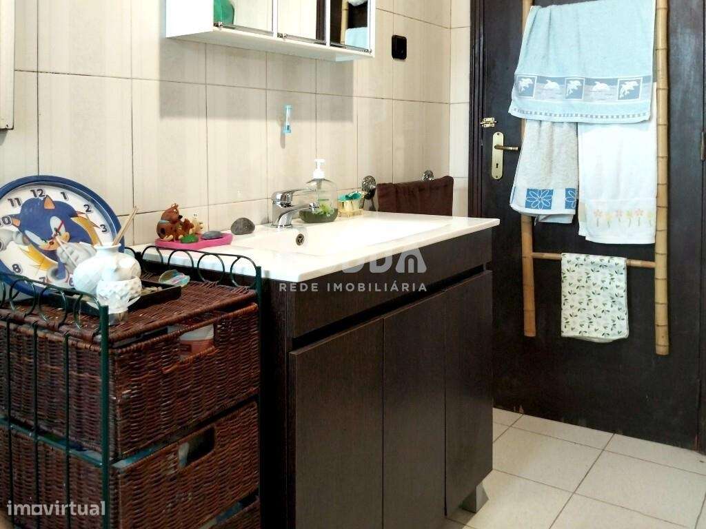 T2 Duplex no coração de Caldas da Rainha  Luz, espaço e autenticidade-8