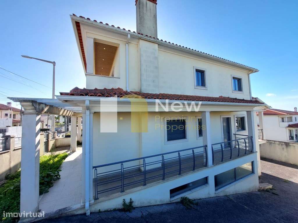 Moradia T4 em Casal dos Matos - Leiria.-44