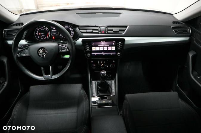 Skoda Superb 2.0 TDI Ambition - 8