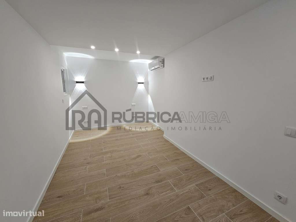 Moradia recuperada com garagem em Loulé-17