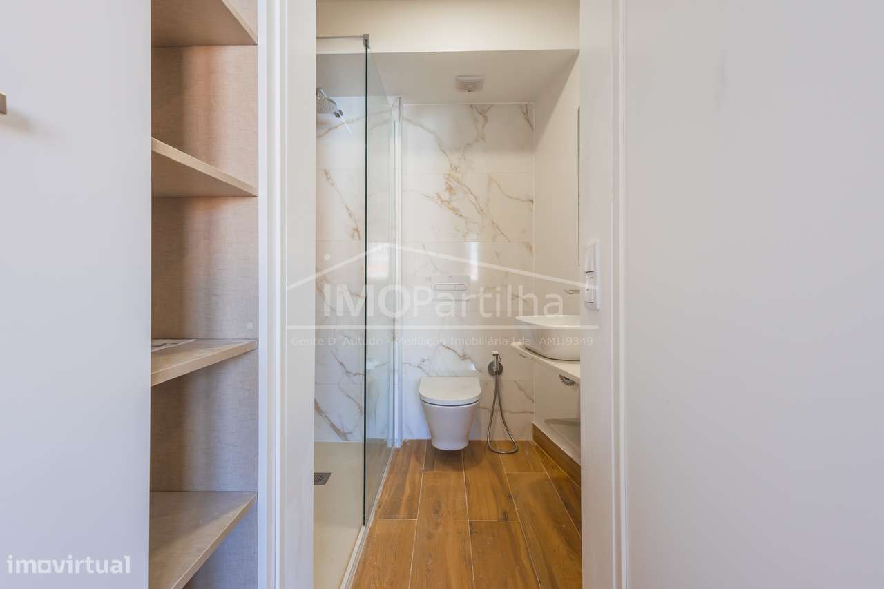 Apartamento t3 à venda na Rua Abáde Correia da Serra-17