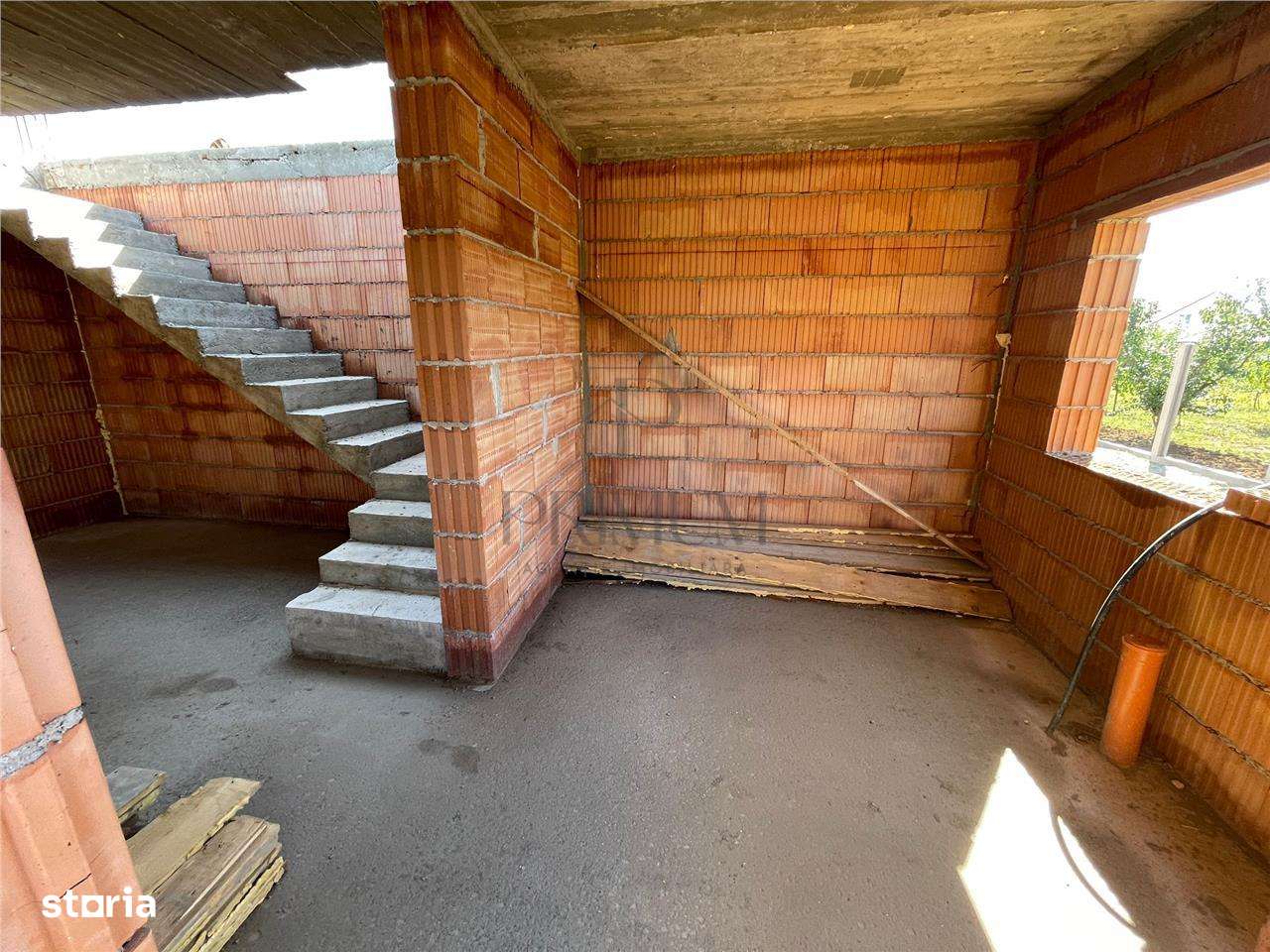 Duplex spatios - zona buna - toate utilitatile . - Imagine principală: 4/10