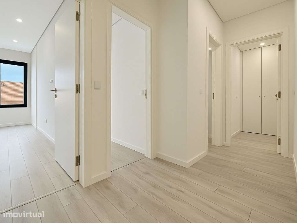 Apartamento T5 | Garagem em BOX | 2 Terraços-16