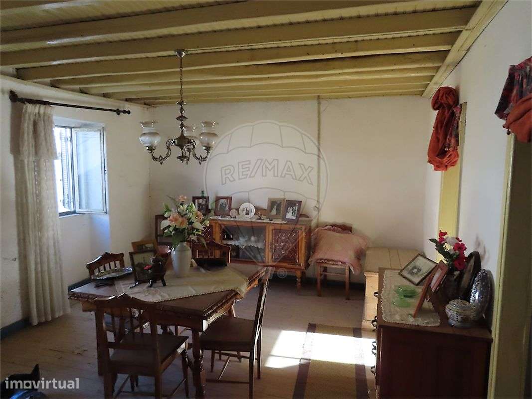 Moradia T2 para venda-5