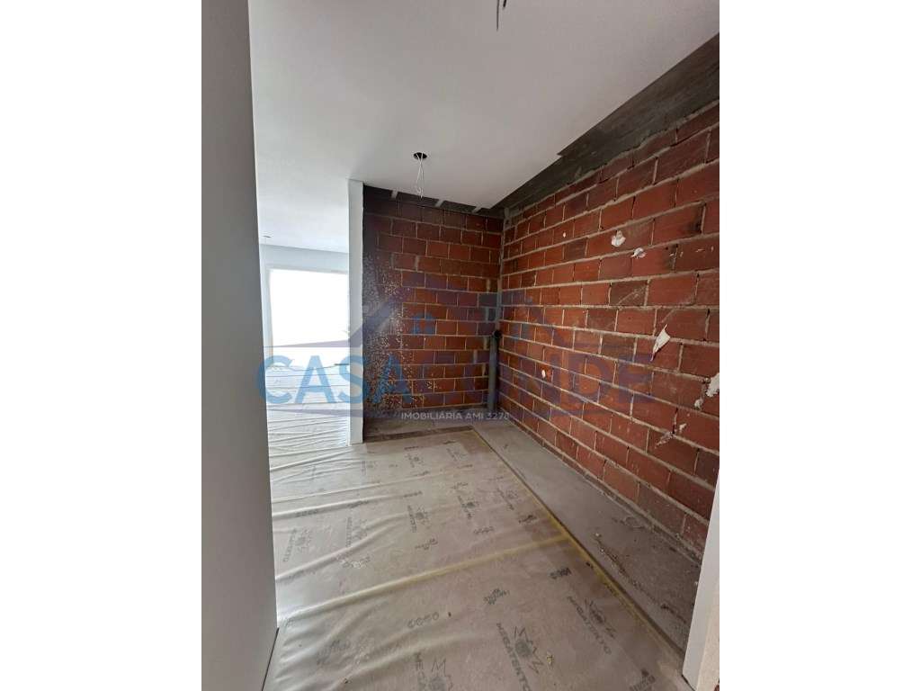 Moradia V4 c/Piscina ,excelentes areas-10