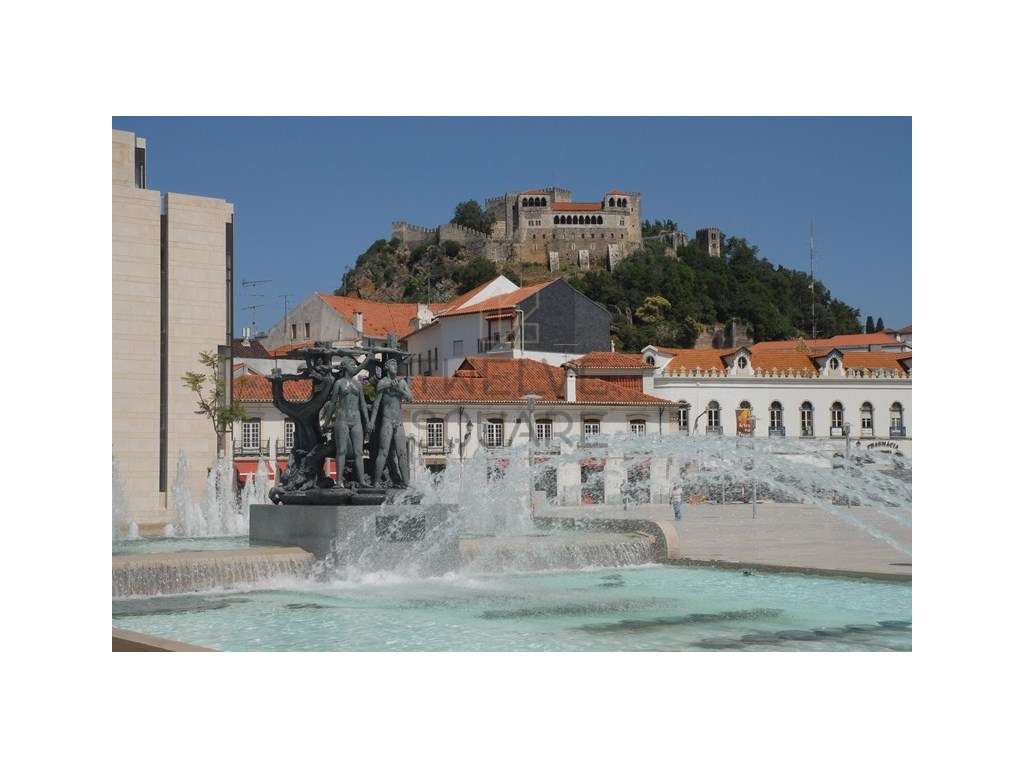 Apartamento T2 Novo no Centro Histórico de Leiria-10