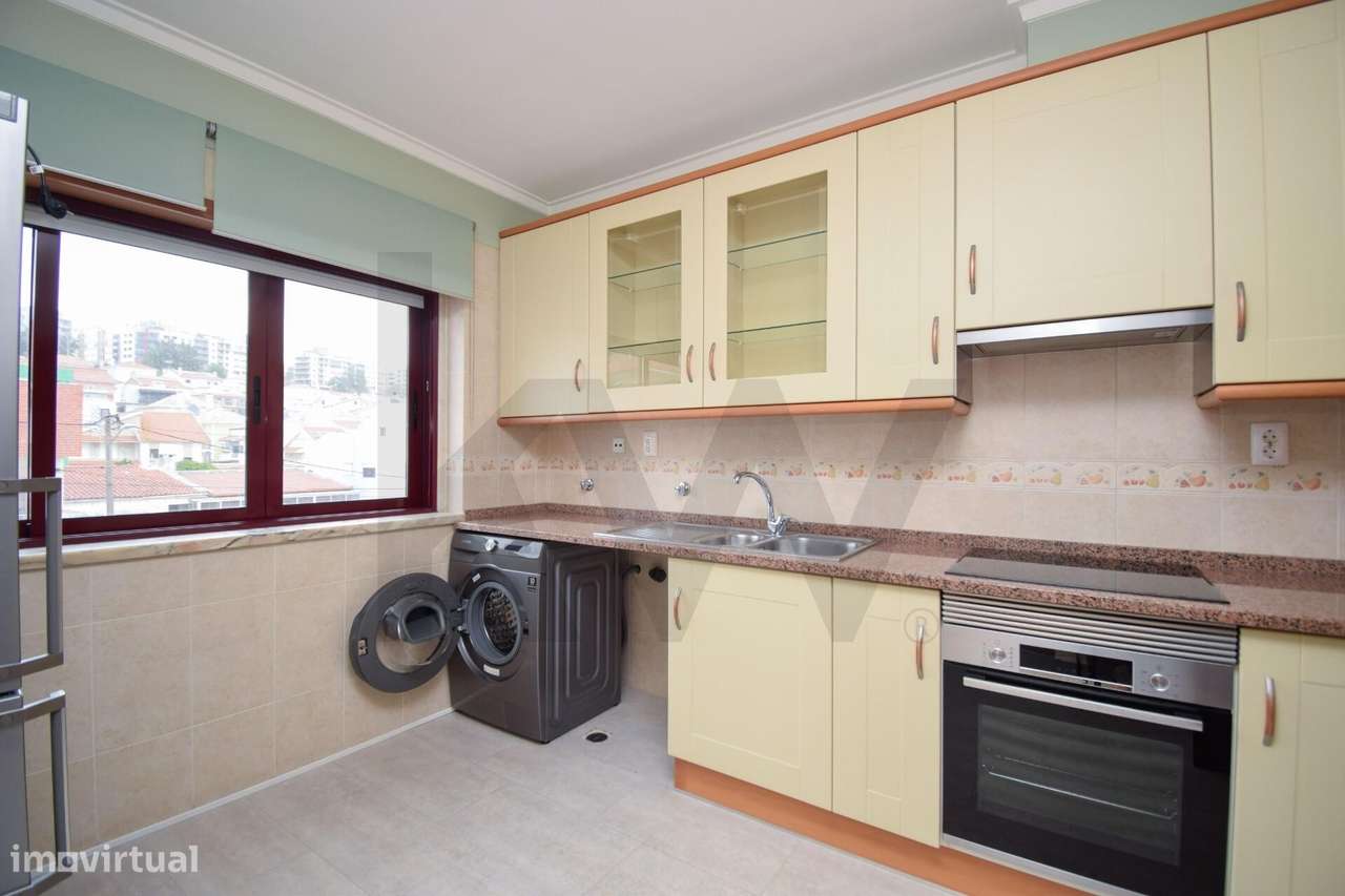 Apartamento T2 | Parqueamento e Arrecadação | Casal da Carochia, Ramad-8