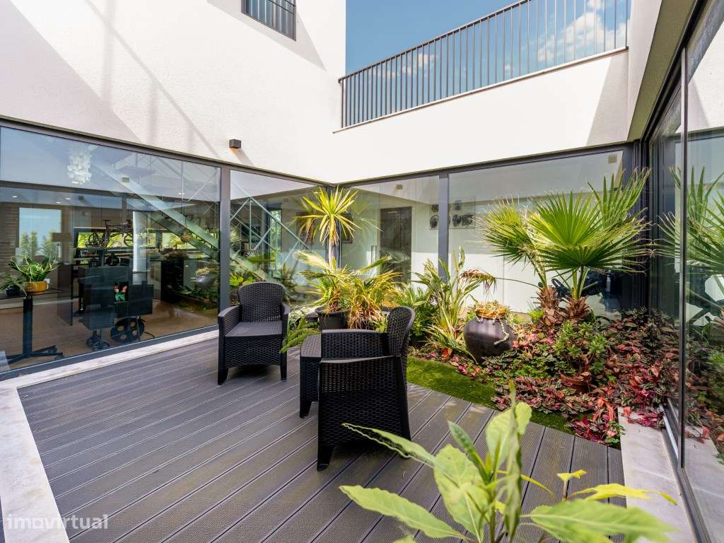 Moradia T4 c/ Jardim de Inverno | Cascais-13