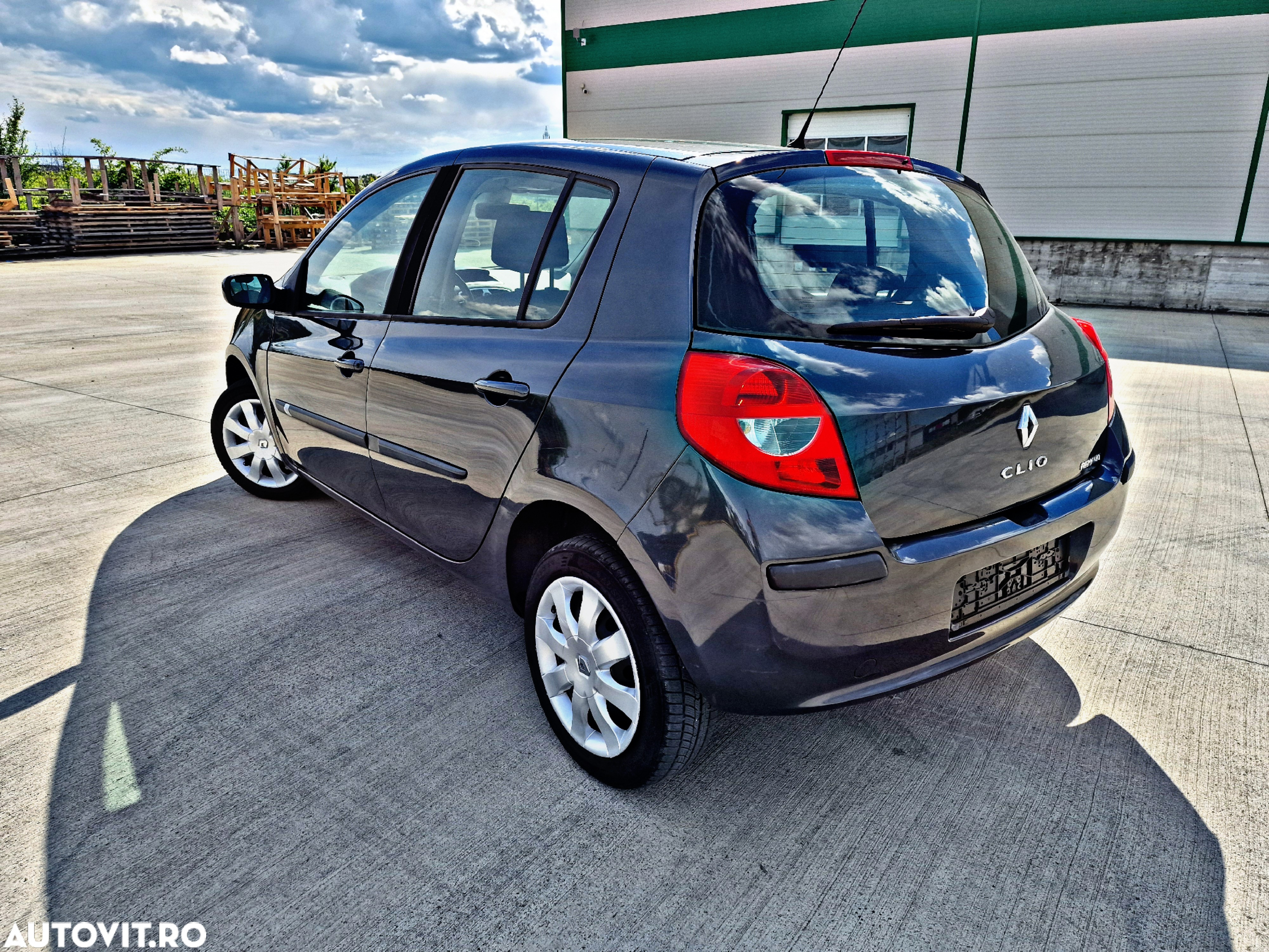 Renault Clio 1.2 16V 75 Expression - 4