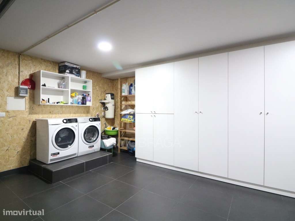 Venda Moradia Banda T3, em Esporões, Braga-44