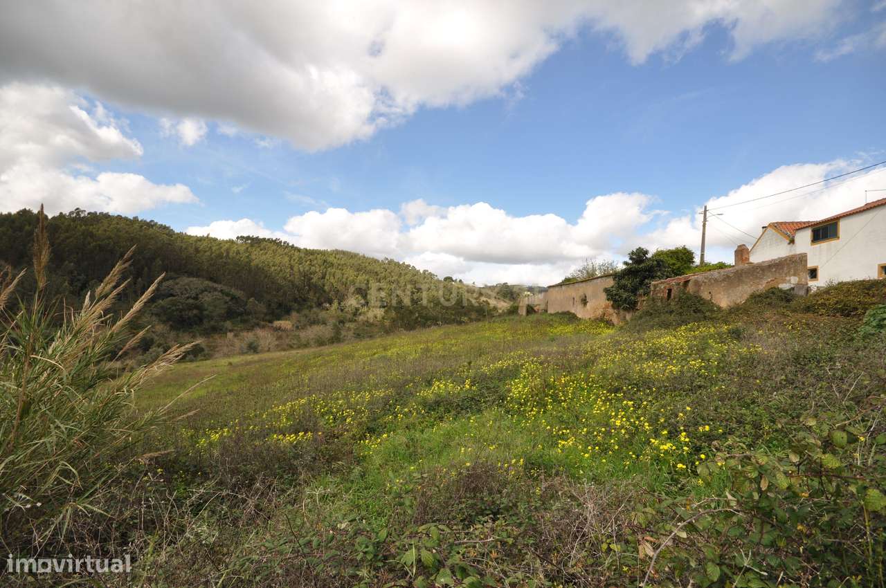 Terreno com Projeto Arquitetónico Aprovado para Quatro Moradias.-22