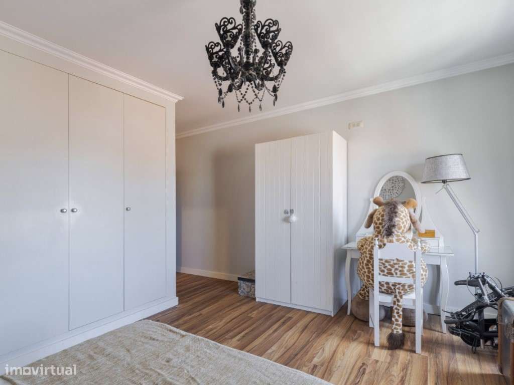Penthouse Exclusiva no Coração de Grândola-13