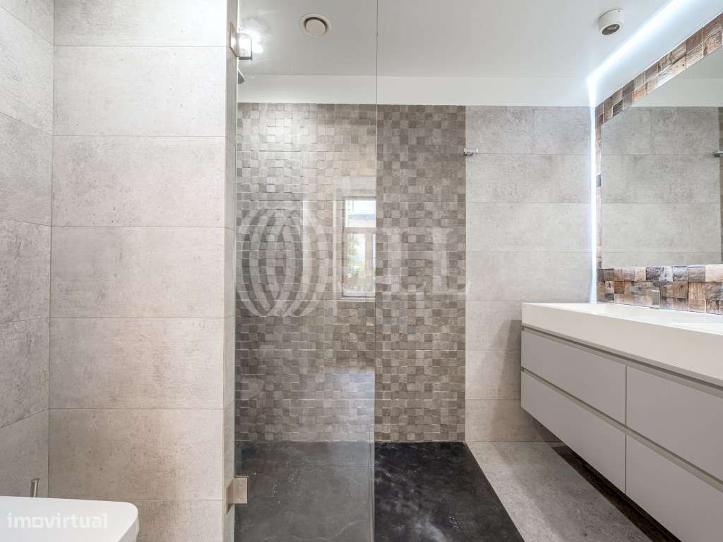 Apartamento T2+2 , renovado, em Alfama, Lisboa-20