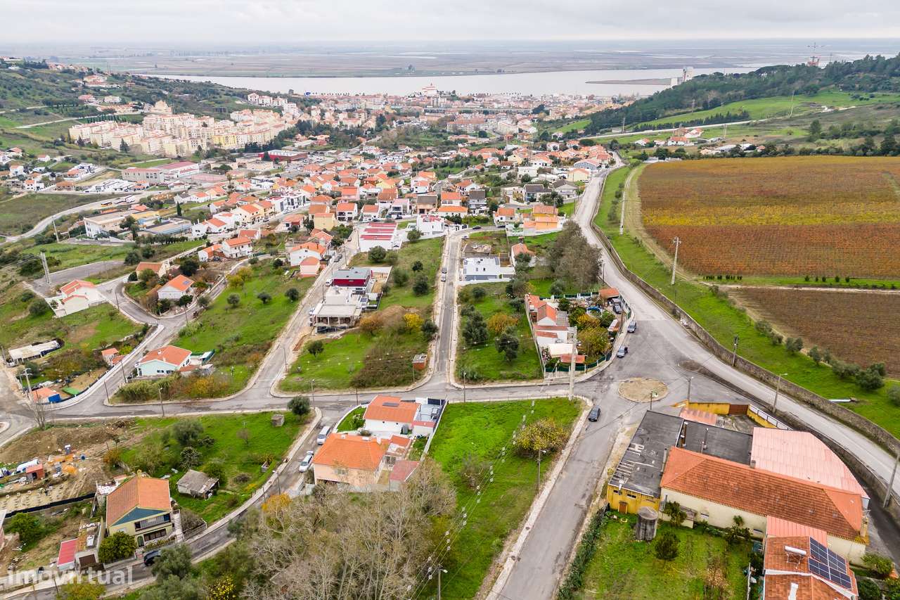 TERRENO URBANO 358 m² | QUINTA DA PONTE | ALHANDRA - Grande imagem: 4/24