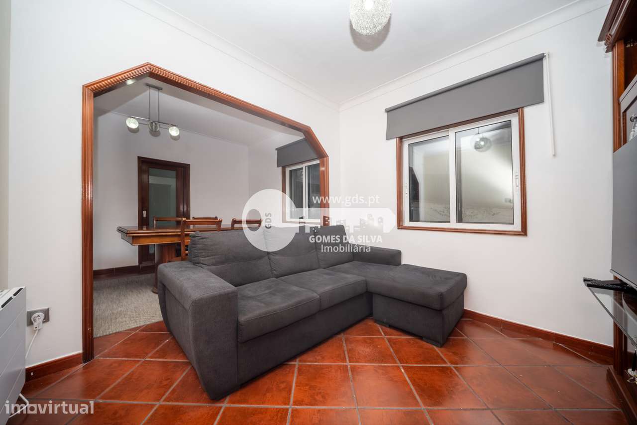 Moradia T3 com estabelecimento comercial em Dume, Braga-20