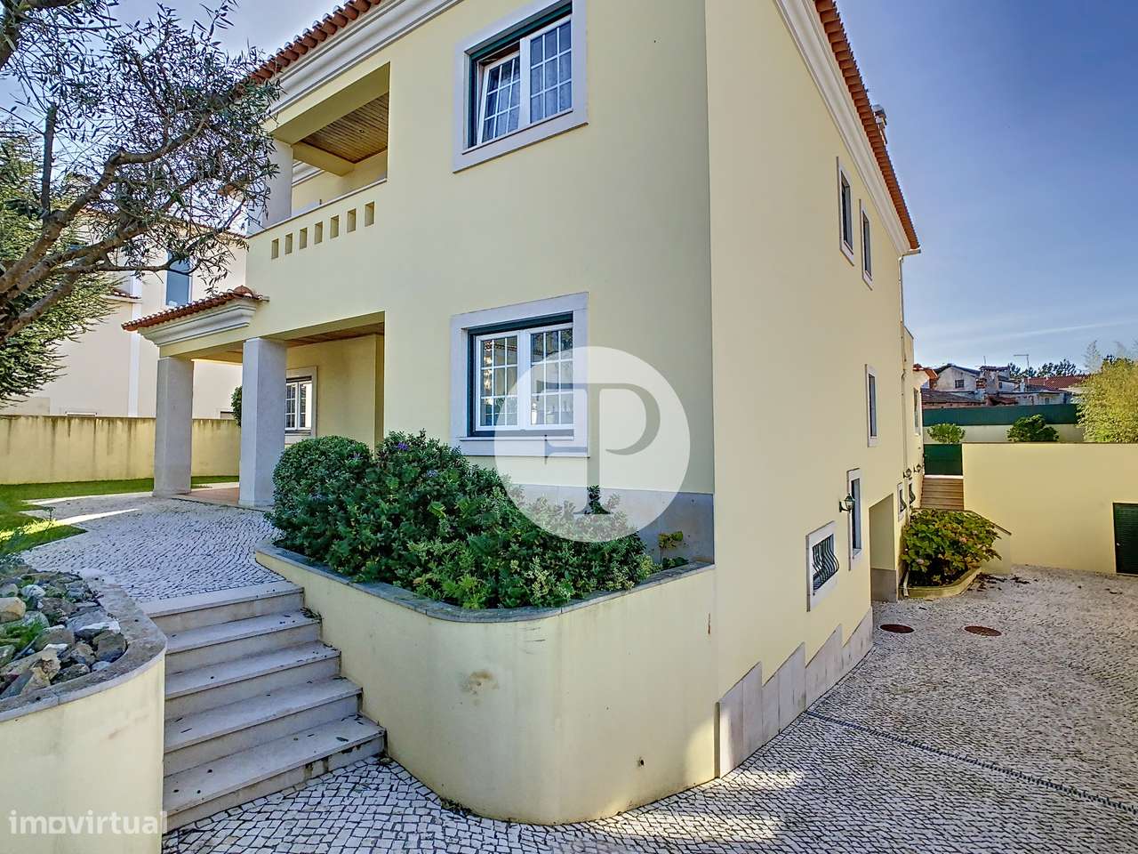 Moradia T5 com piscina no Nadadouro | 408 m² | Lote de 809 m²-52