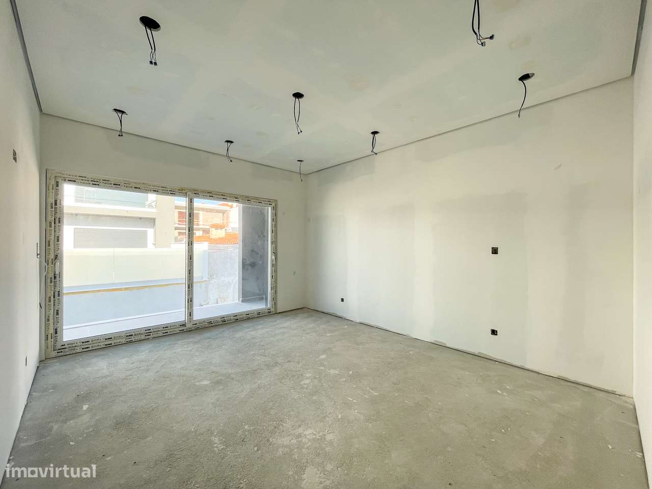 Moradia T4 com Piscina - Santa Iria de Azoia (Bairro da Salvação)-25