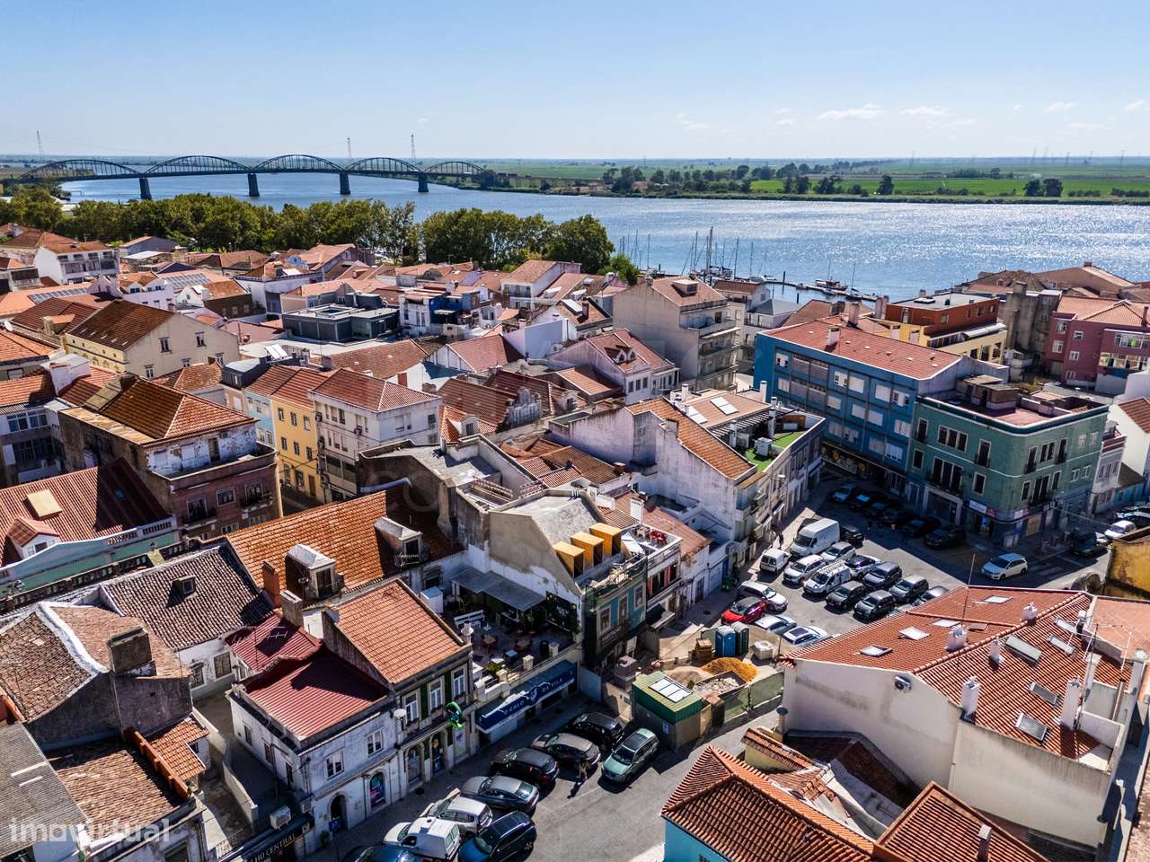 Prédio com Projeto para 7 fraçcões - Grande imagem: 5/9