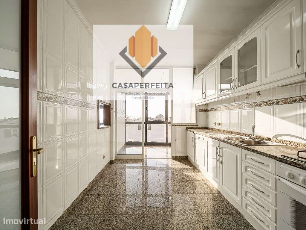 Apartamento T2 com Varandas e Lugar de Garagem - a 1500 metros da P... - Grande imagem: 5/36