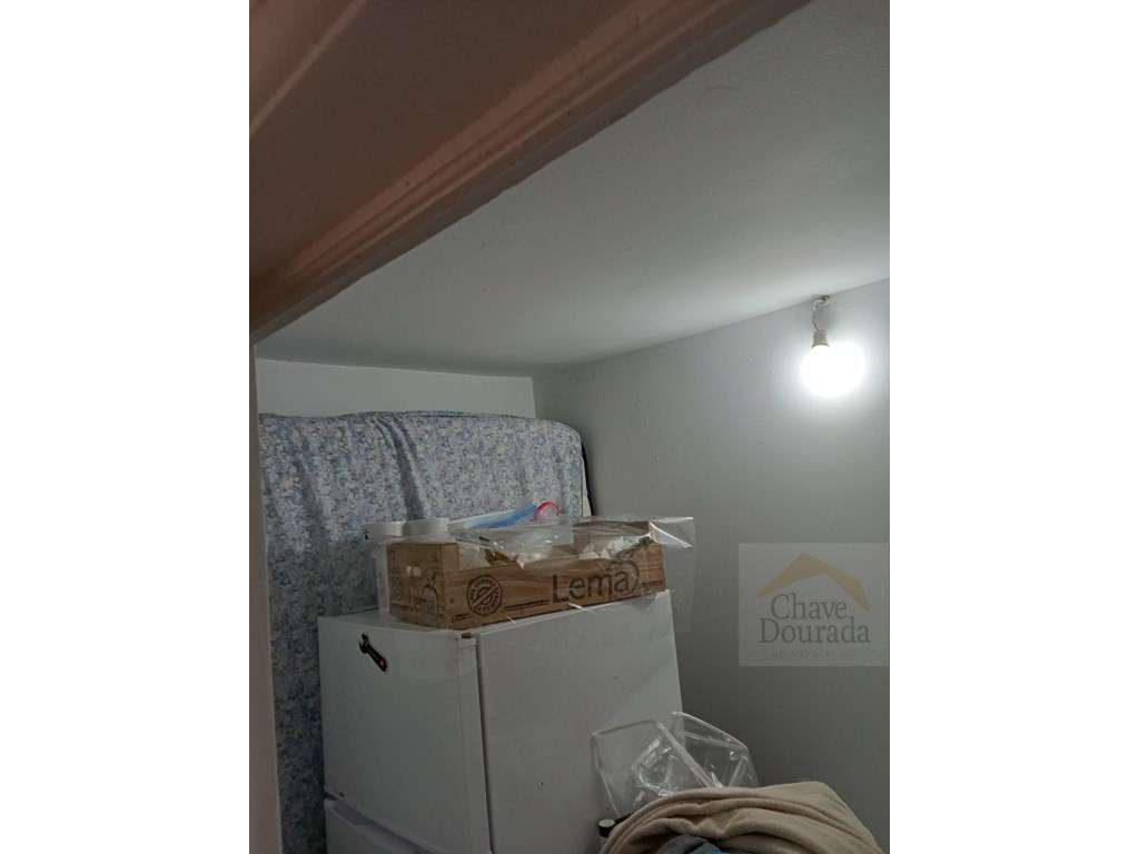 Prédio na Baixa de Coimbra com 3 T1´s-20