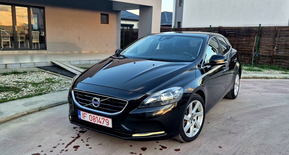 Volvo V40 2015