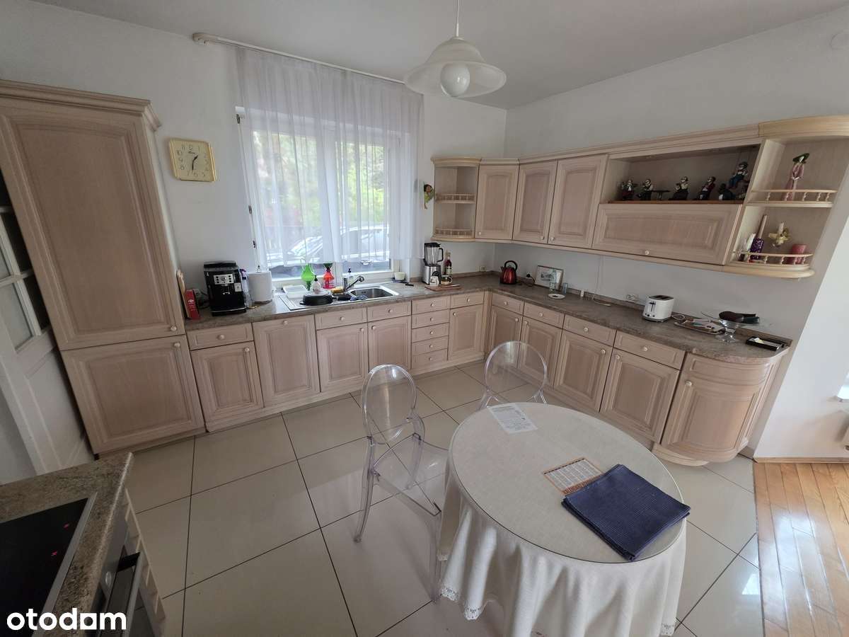 Urokliwy dom w Bolechowicach-220m2 z pięknym ogrodem 14a - Pełny obrazek: 4/20