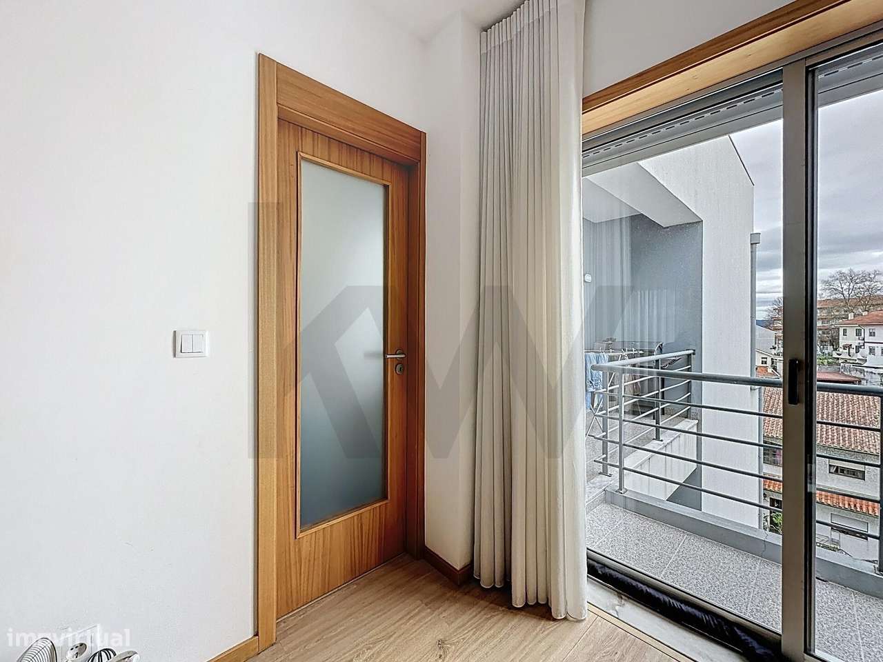 Apartamento T3 c/ 233m2 | Garagem 2 Carro | Enorme Varandas | Elevador-11