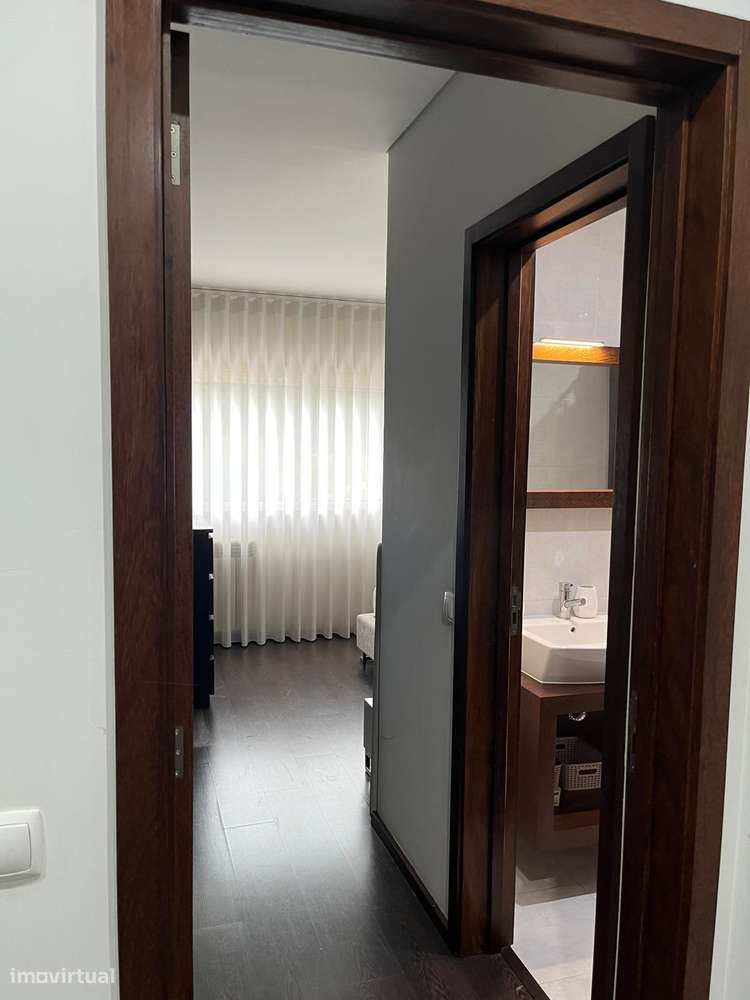 Apartamento T4 - Famalicão - Garagem box -  Excelentes áreas-12