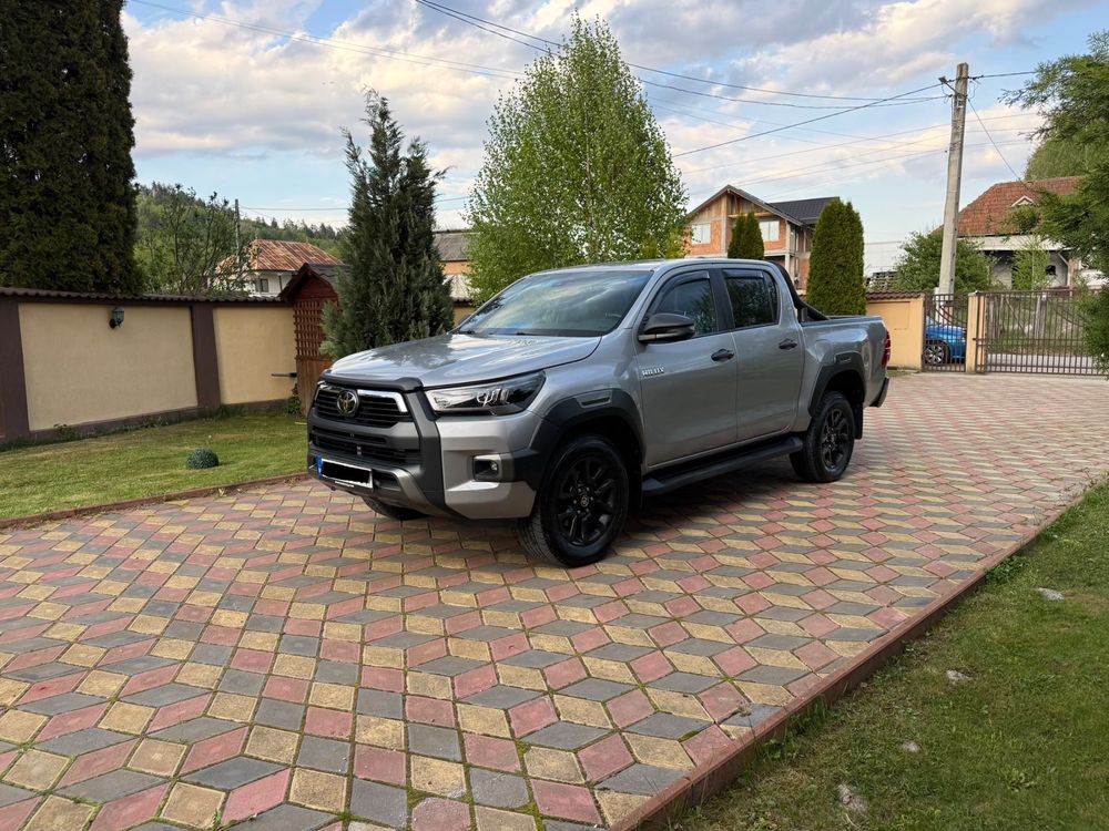 Toyota Hilux 2.8D 204CP 4x4 Double Cab AT Invincible 2022