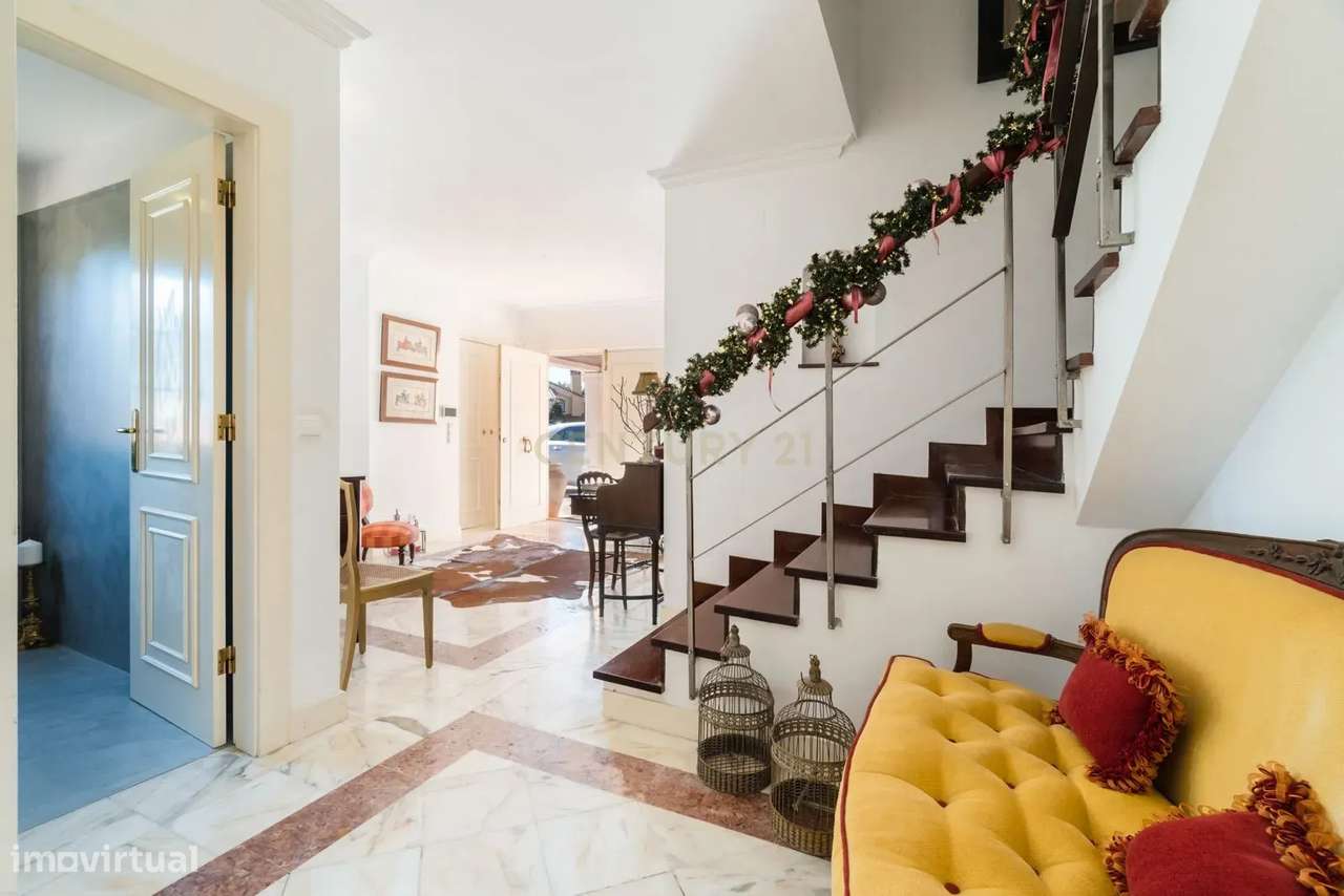 Moradia Isolada T6 com Garagem e Piscina Coberta na Quinta da Beloura-19