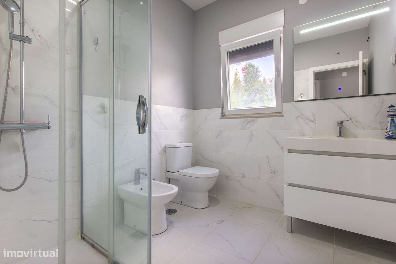 Moradia Térrea de Luxo com Piscina - Qtª Marquesa - Palmela-22