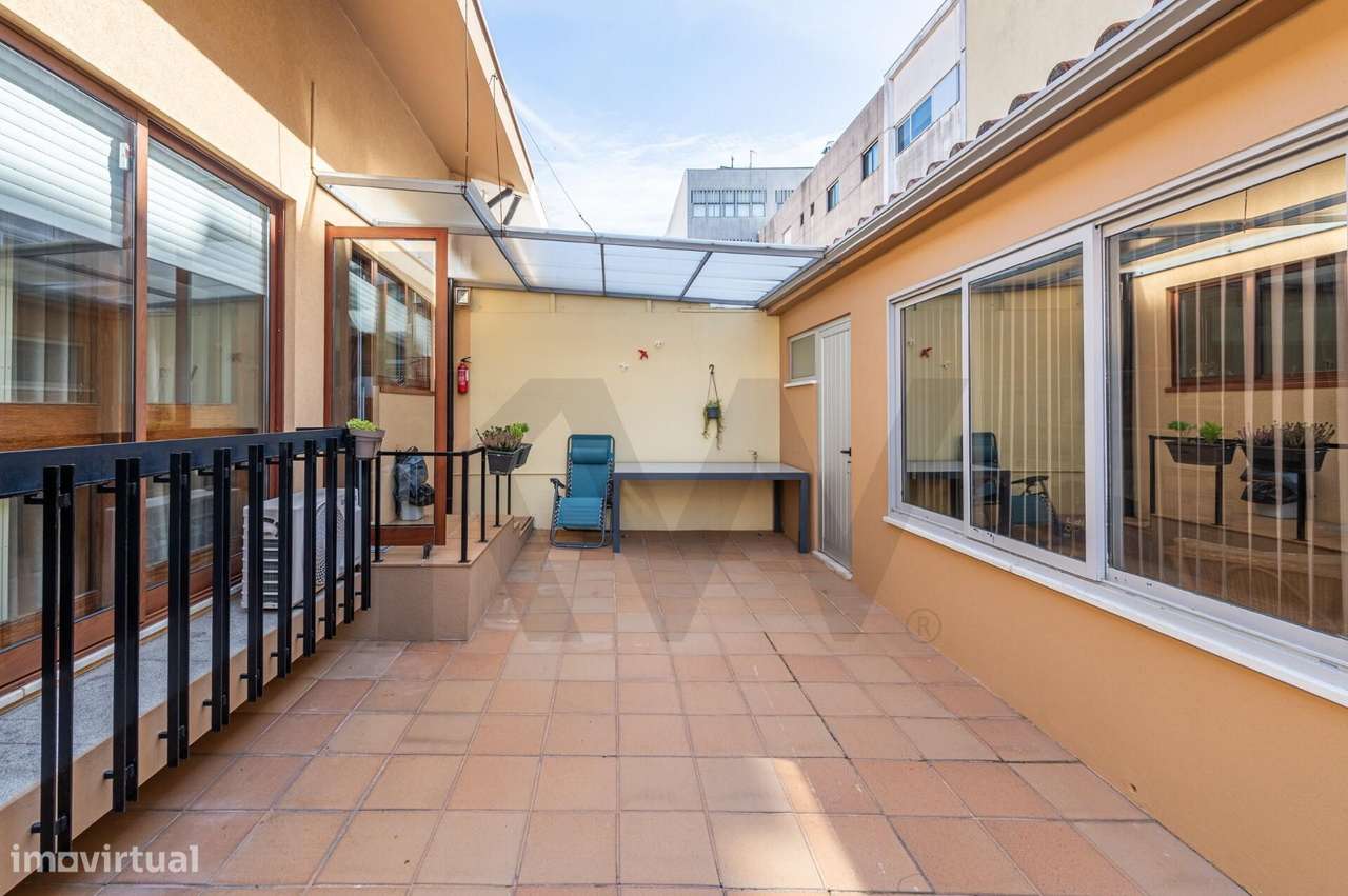 Moradia T3 no Centro da Maia –A 2 Min. do Metro Jardim, Garagem para 2-14