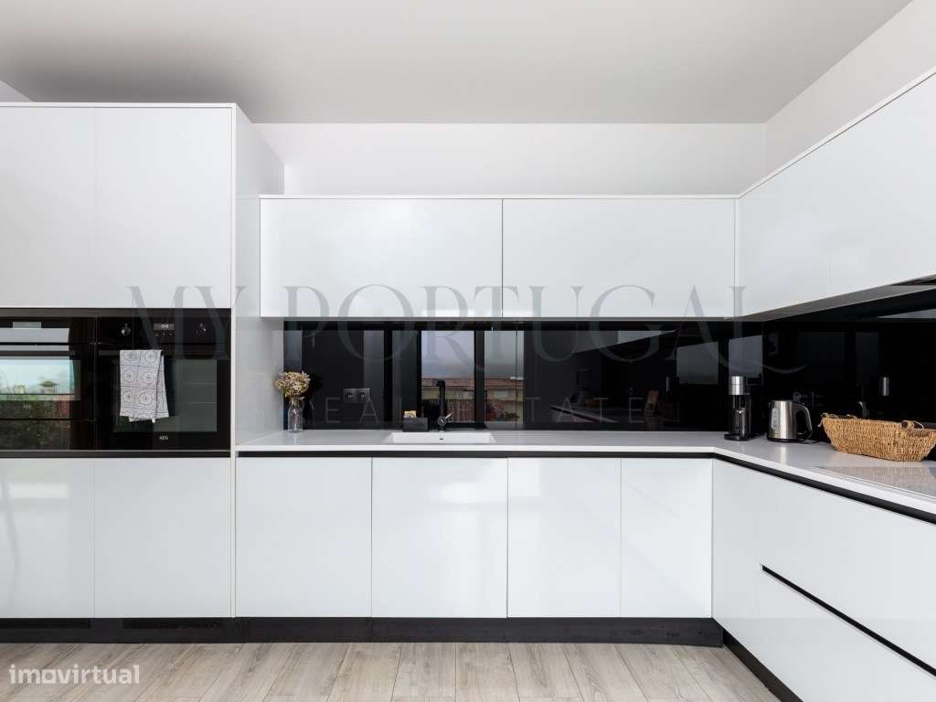 Uma Moradia com Vistas Deslumbrantes de Mar e Vale-14