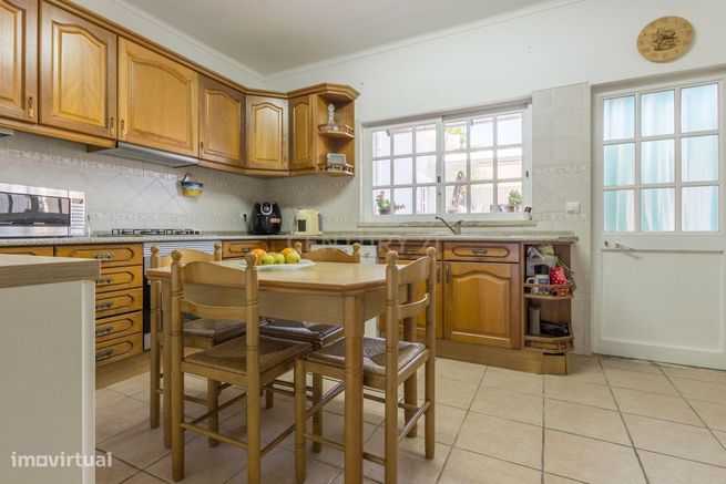Moradia Geminada T3+1 com Jardim e Garagem-22