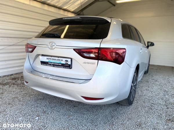 Toyota Avensis 1.8 Prestige - 28