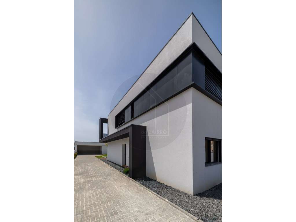 Moradia T4 com Piscina, design moderno, em Vila Nova de Gaia-51