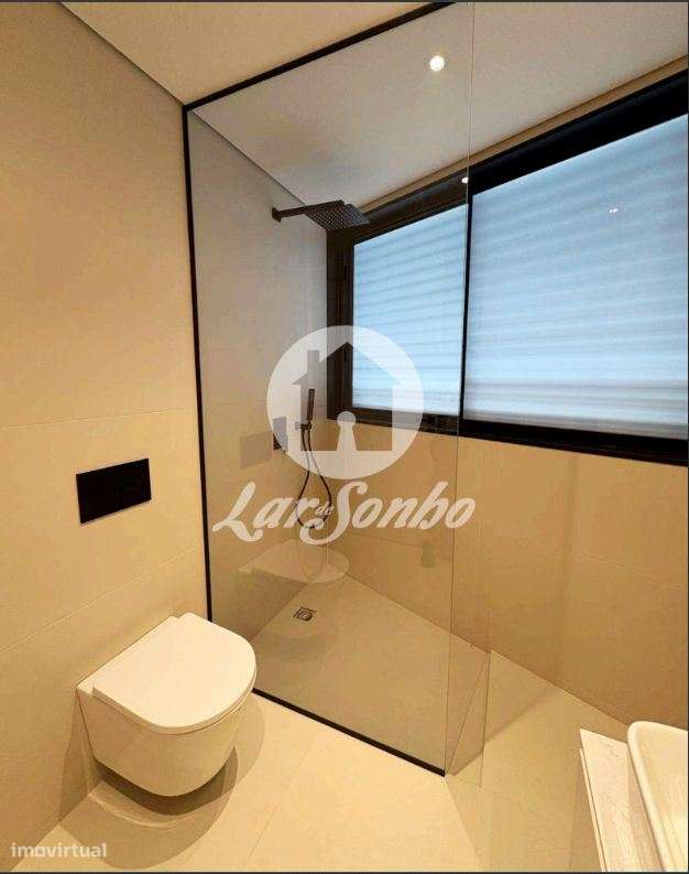 Apartamento T2 novo, 3 frentes, situado em São Cosme, Gondomar-5