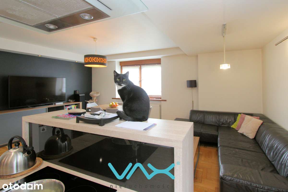 Dom w centrum, duża działka, garaże-8