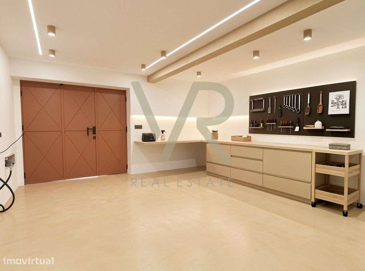 Moradia T3 com 280 m², garagem e pátio | Para recuperar | 119.000 ?-27